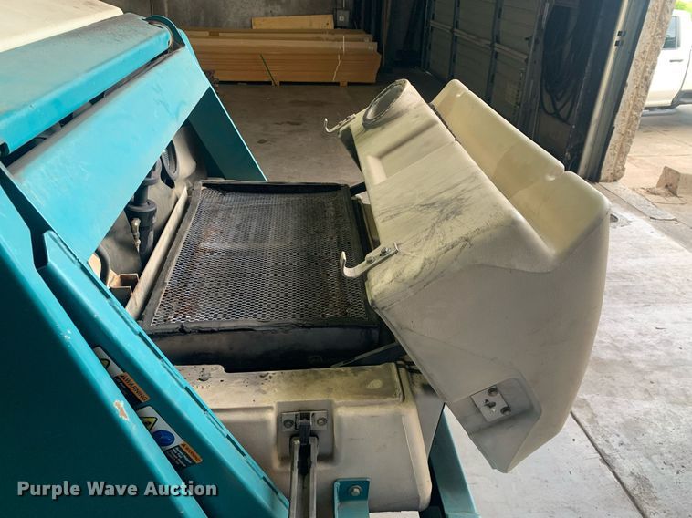 image for item DP8750 Tennent 8200ES  sweeper