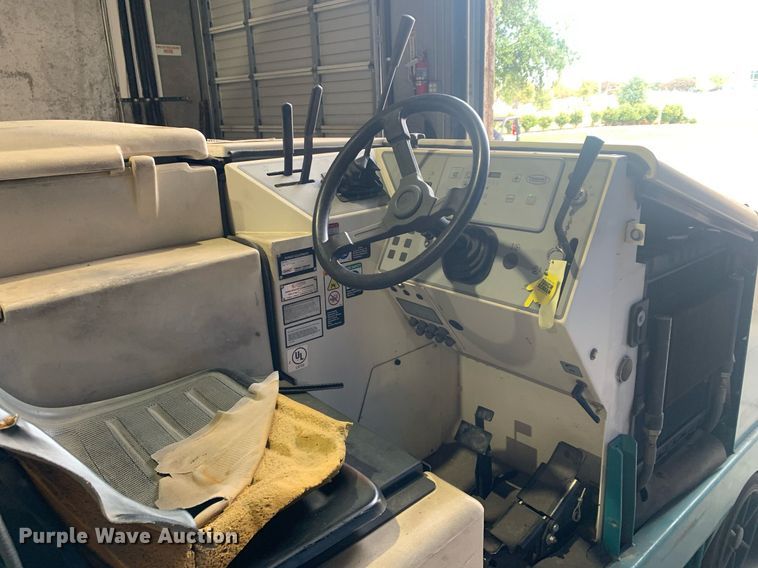 image for item DP8750 Tennent 8200ES  sweeper