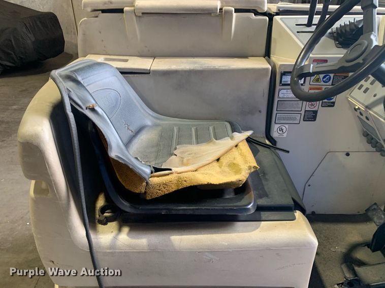 image for item DP8750 Tennent 8200ES  sweeper