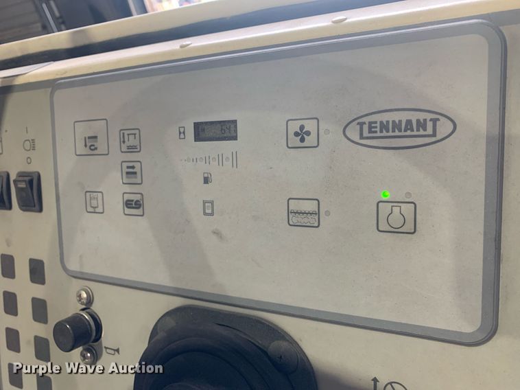 image for item DP8750 Tennent 8200ES  sweeper