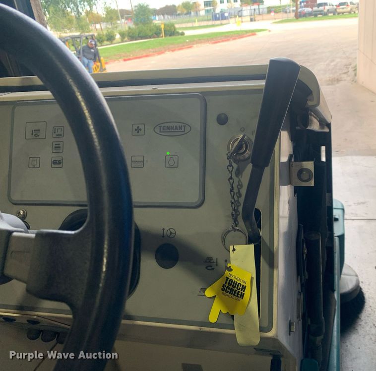 image for item DP8750 Tennent 8200ES  sweeper