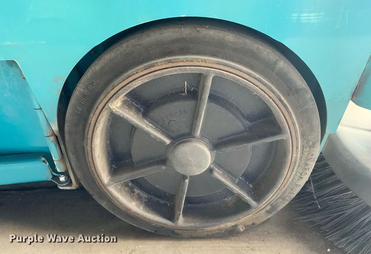 image for item DP8750 Tennent 8200ES  sweeper