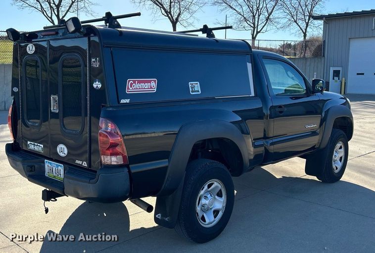 image for item DQ1050 2008 Toyota Tacoma  pickup truck