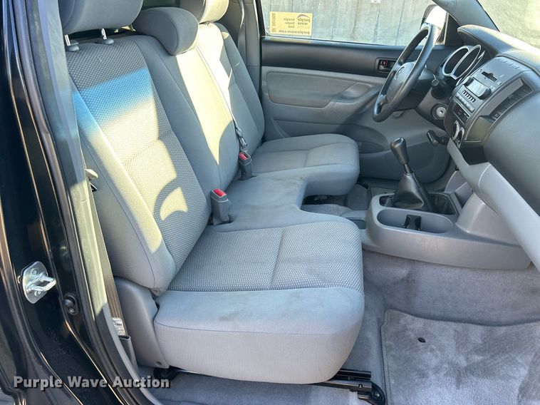 image for item DQ1050 2008 Toyota Tacoma  pickup truck