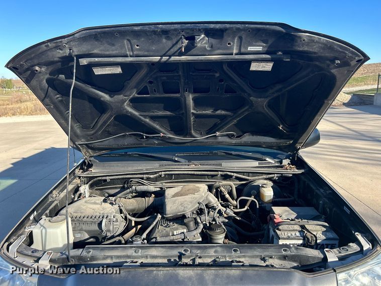 image for item DQ1050 2008 Toyota Tacoma  pickup truck