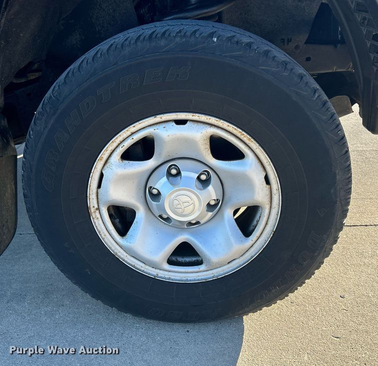 image for item DQ1050 2008 Toyota Tacoma  pickup truck