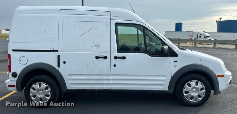 image for item DQ1058 2011 Ford Transit Connect XLT  van