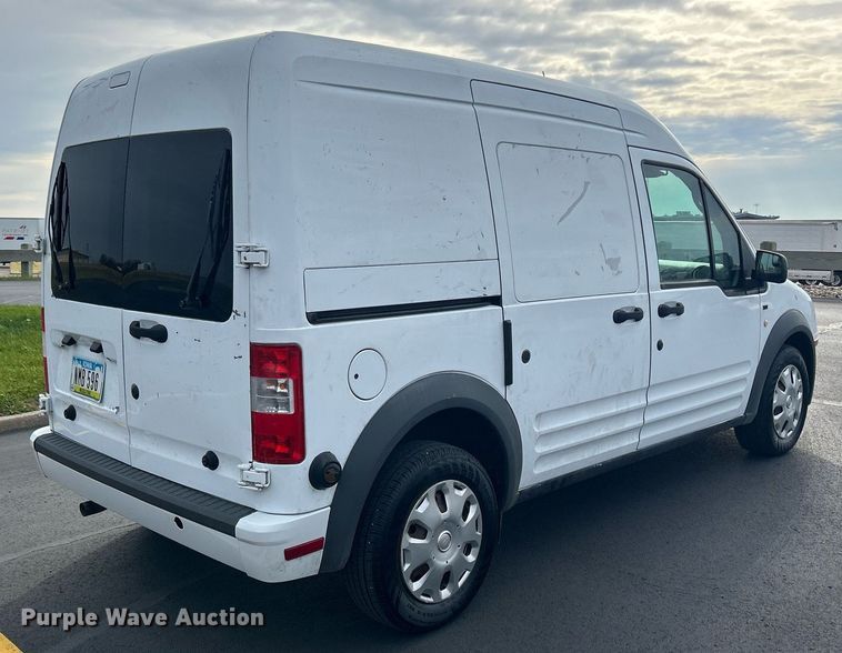 image for item DQ1058 2011 Ford Transit Connect XLT  van