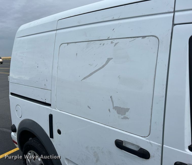 image for item DQ1058 2011 Ford Transit Connect XLT  van