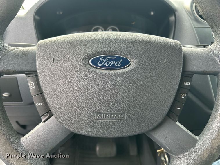 image for item DQ1058 2011 Ford Transit Connect XLT  van