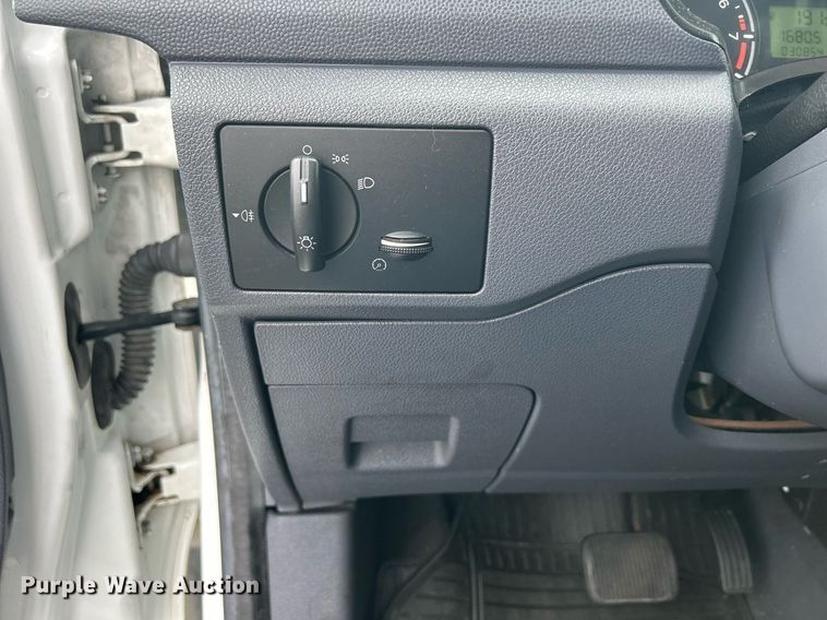 image for item DQ1058 2011 Ford Transit Connect XLT  van