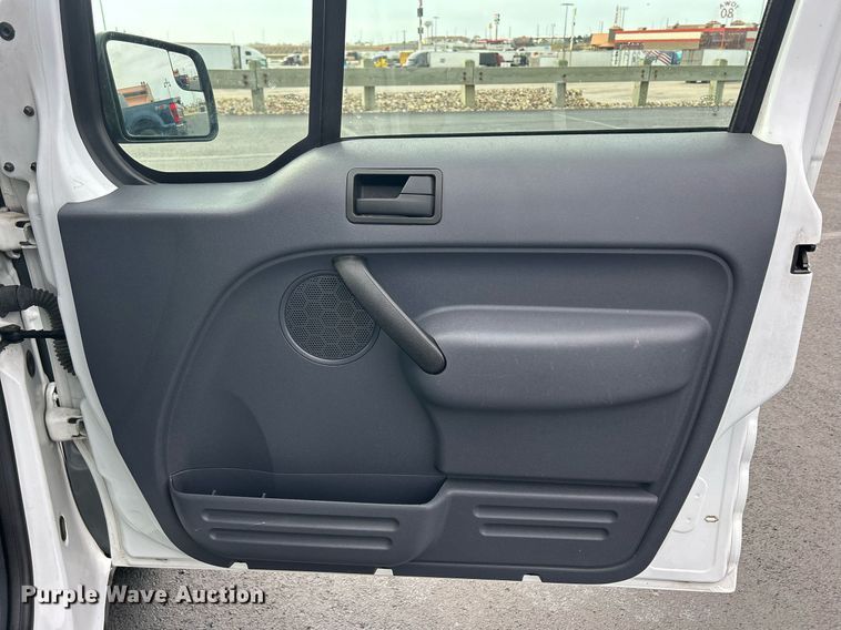 image for item DQ1058 2011 Ford Transit Connect XLT  van
