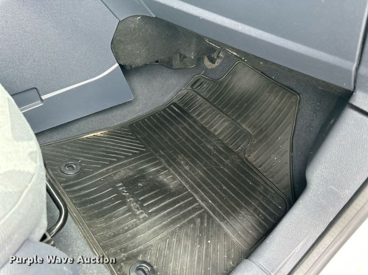 image for item DQ1058 2011 Ford Transit Connect XLT  van