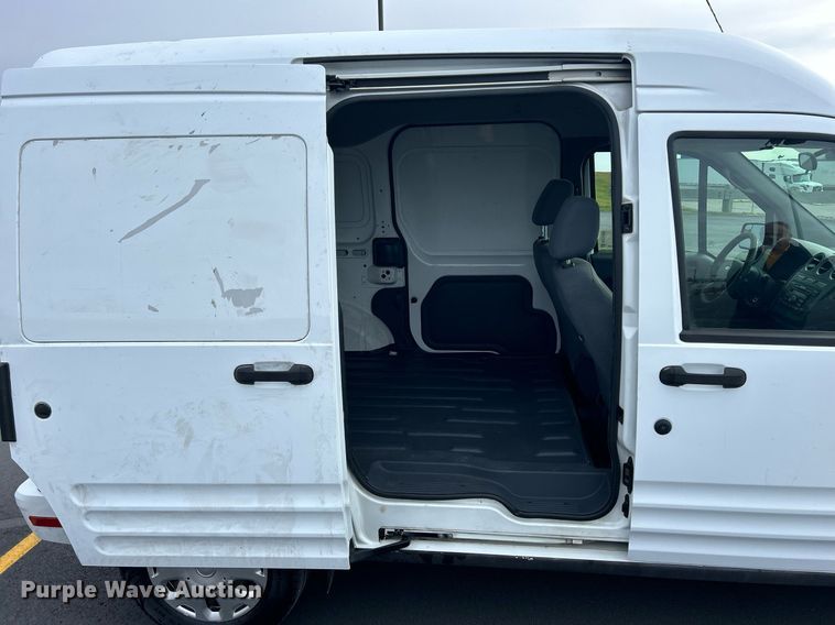 image for item DQ1058 2011 Ford Transit Connect XLT  van