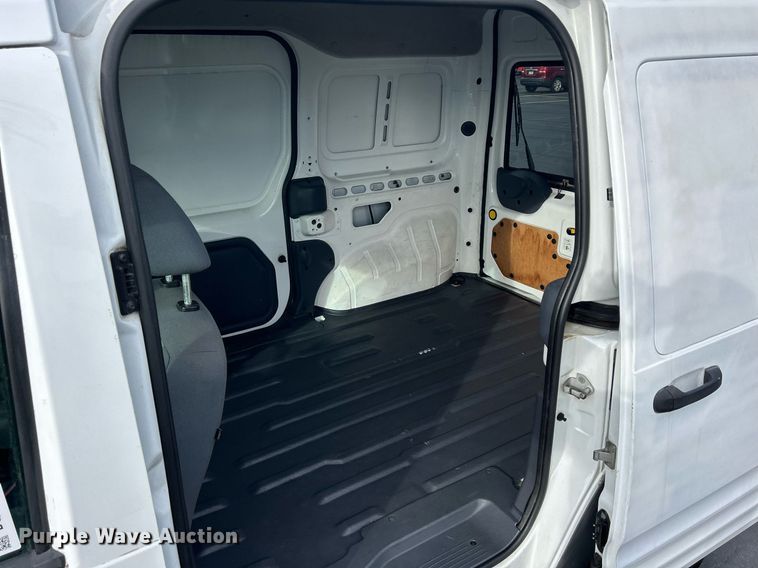 image for item DQ1058 2011 Ford Transit Connect XLT  van