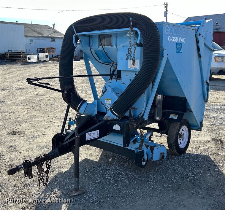 image for item DQ1062 Goossen G-350  lawn vacuum
