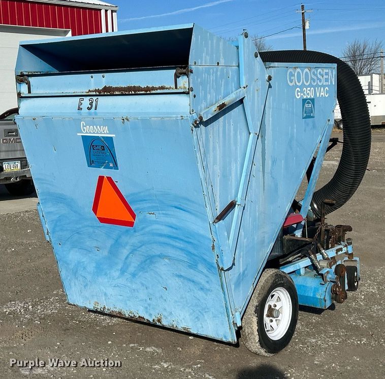 image for item DQ1062 Goossen G-350  lawn vacuum