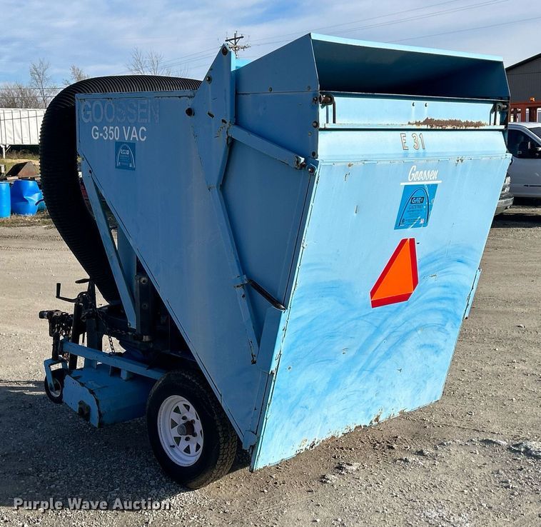 image for item DQ1062 Goossen G-350  lawn vacuum
