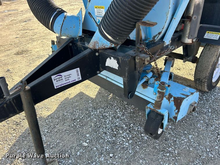 image for item DQ1062 Goossen G-350  lawn vacuum