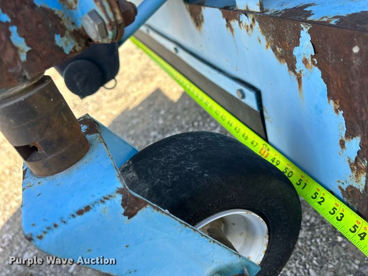 image for item DQ1062 Goossen G-350  lawn vacuum