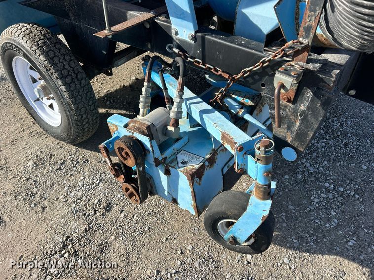 image for item DQ1062 Goossen G-350  lawn vacuum