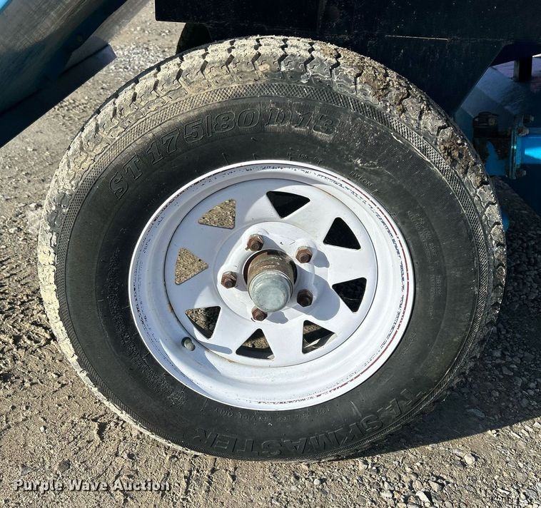 image for item DQ1062 Goossen G-350  lawn vacuum