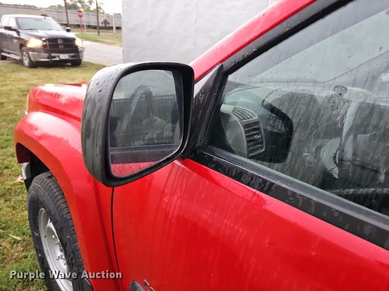 image for item DQ1159 2005 Chevrolet Colorado LS  pickup truck