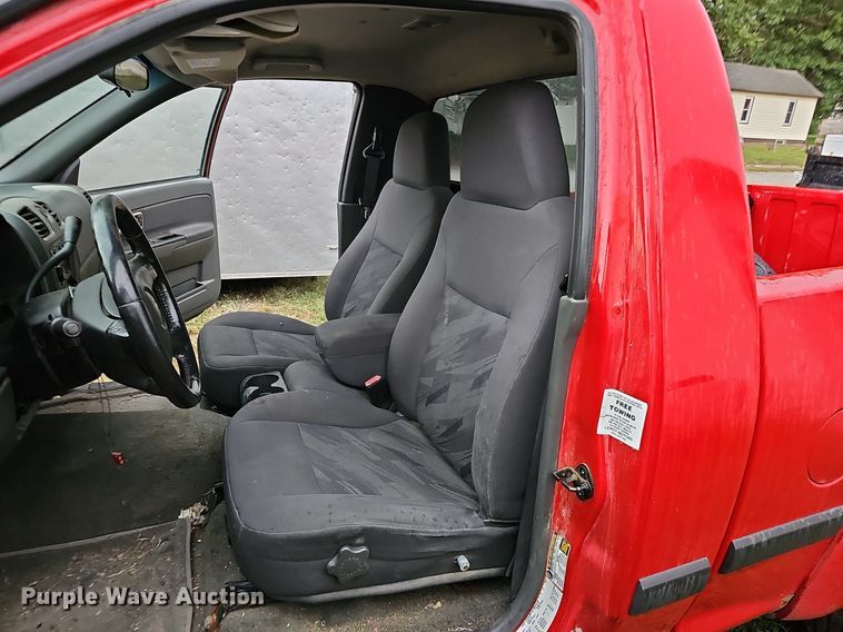 image for item DQ1159 2005 Chevrolet Colorado LS  pickup truck