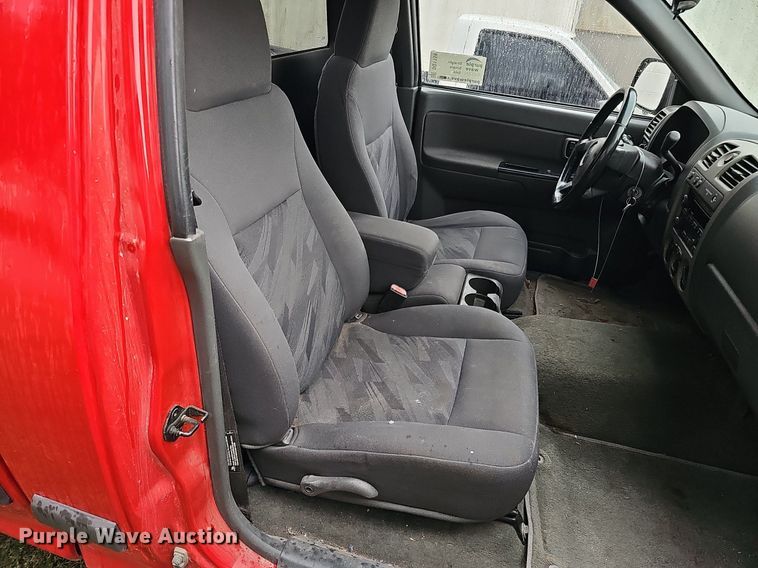 image for item DQ1159 2005 Chevrolet Colorado LS  pickup truck