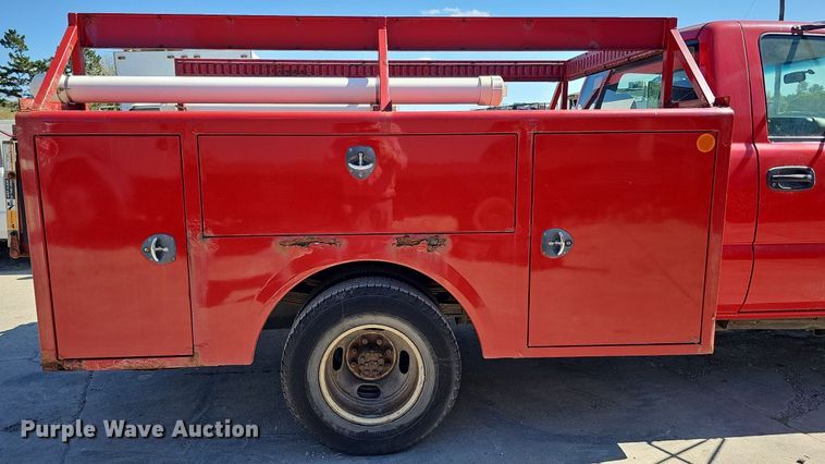 image for item DQ1172 2007 Chevrolet Silverado 3500  utility bed pickup truck