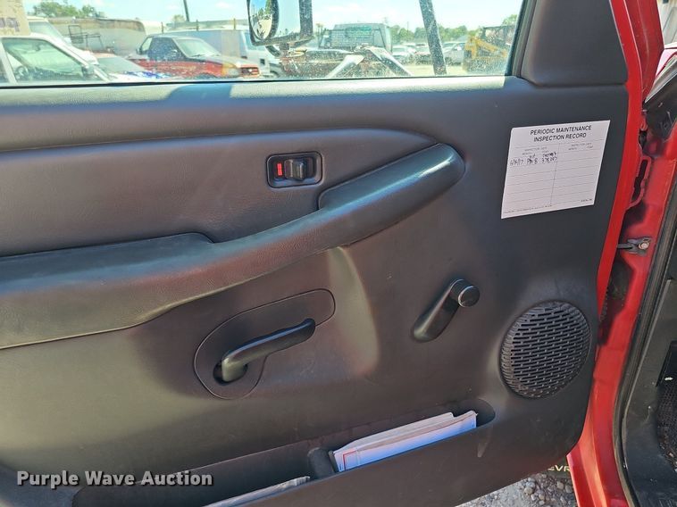 image for item DQ1172 2007 Chevrolet Silverado 3500  utility bed pickup truck