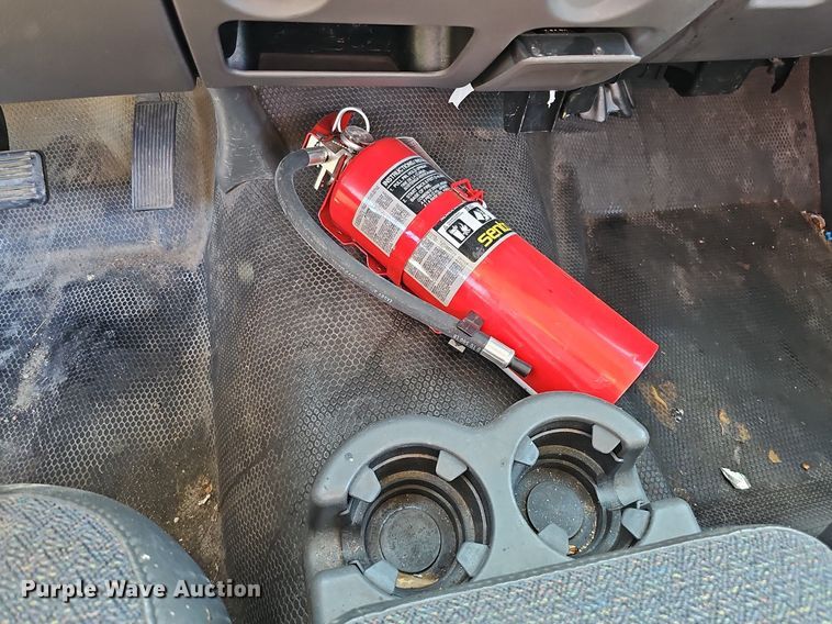 image for item DQ1172 2007 Chevrolet Silverado 3500  utility bed pickup truck