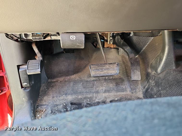 image for item DQ1172 2007 Chevrolet Silverado 3500  utility bed pickup truck