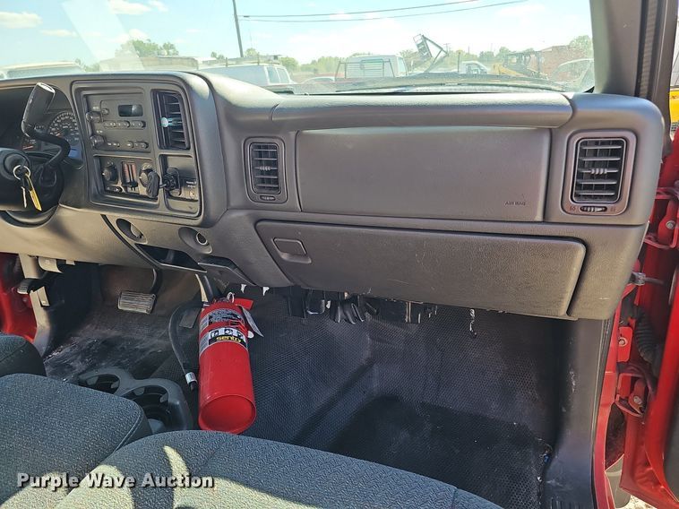 image for item DQ1172 2007 Chevrolet Silverado 3500  utility bed pickup truck