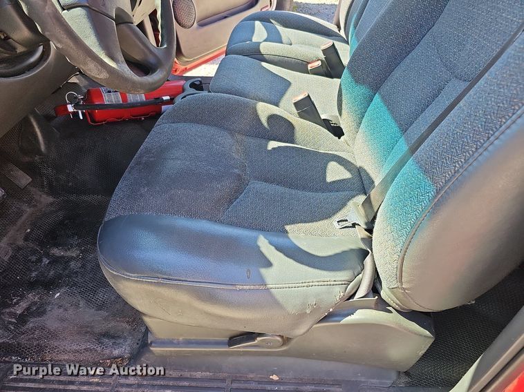 image for item DQ1172 2007 Chevrolet Silverado 3500  utility bed pickup truck