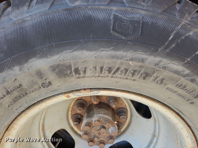 image for item DQ1172 2007 Chevrolet Silverado 3500  utility bed pickup truck