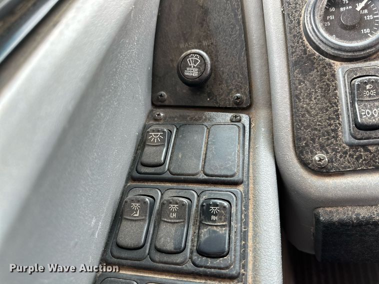 image for item DQ1521 2009 Blue Bird All American  school bus