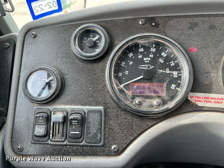 image for item DQ1521 2009 Blue Bird All American  school bus