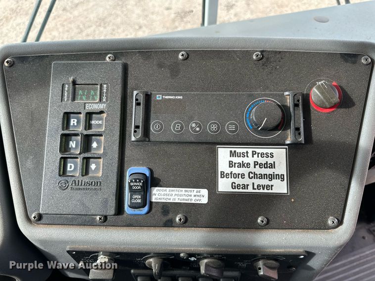 image for item DQ1521 2009 Blue Bird All American  school bus