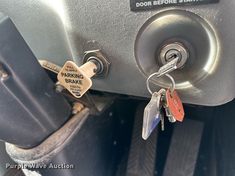 image for item DQ1521 2009 Blue Bird All American  school bus