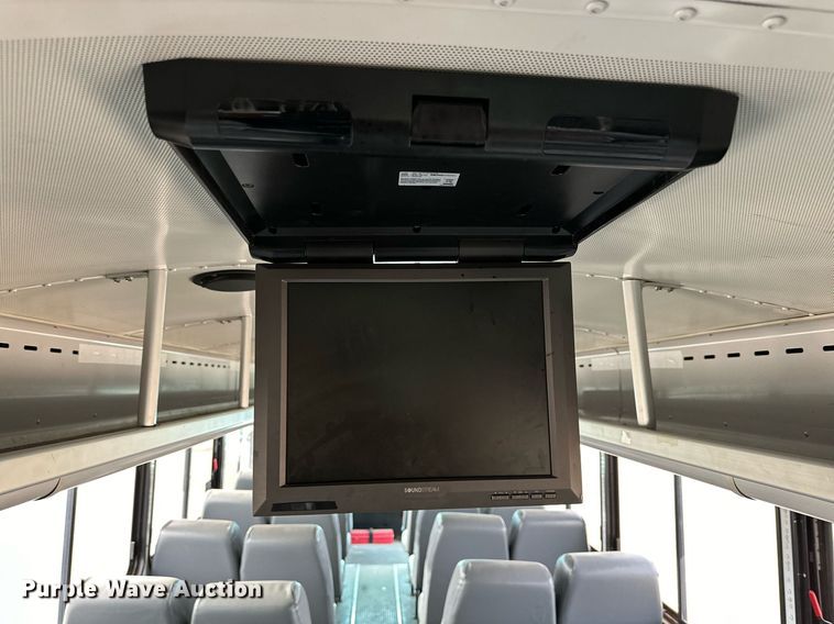 image for item DQ1521 2009 Blue Bird All American  school bus