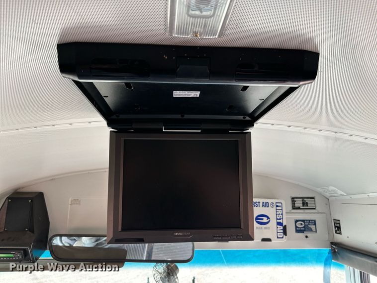 image for item DQ1521 2009 Blue Bird All American  school bus