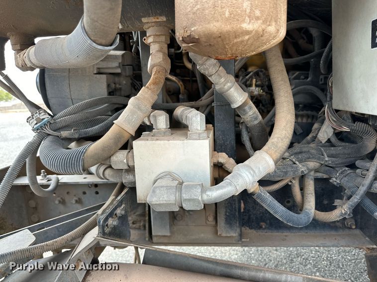 image for item DQ1521 2009 Blue Bird All American  school bus