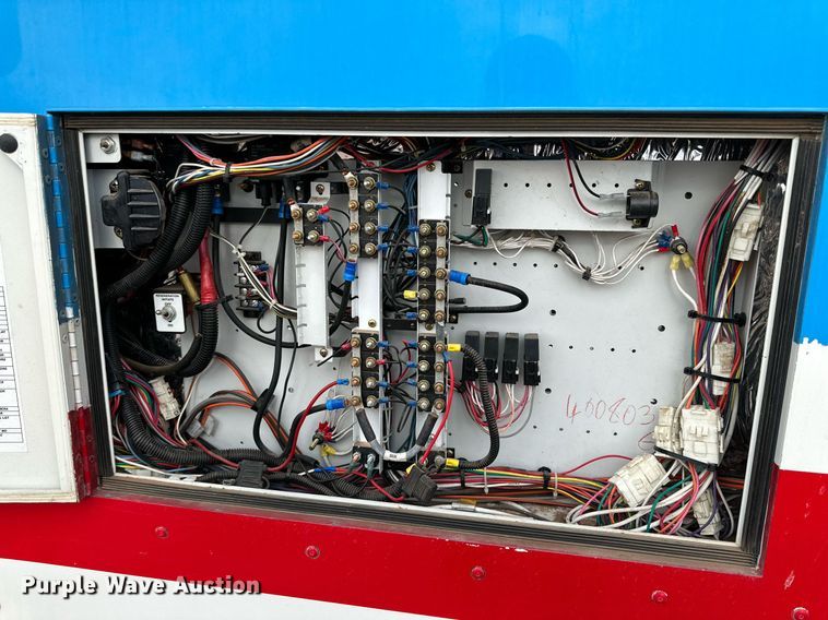 image for item DQ1521 2009 Blue Bird All American  school bus