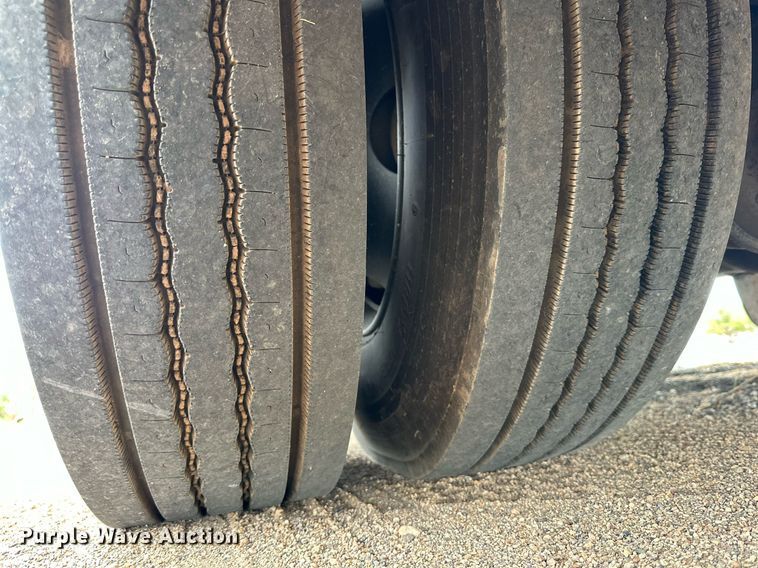 image for item DQ1521 2009 Blue Bird All American  school bus