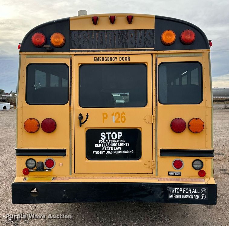 image for item DQ1522 2007 Chevrolet Express  shuttle bus