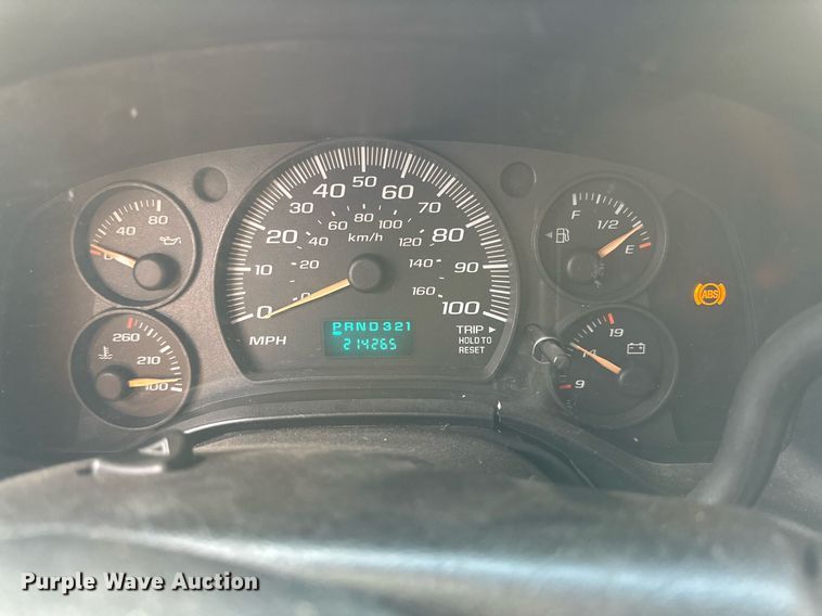 image for item DQ1522 2007 Chevrolet Express  shuttle bus