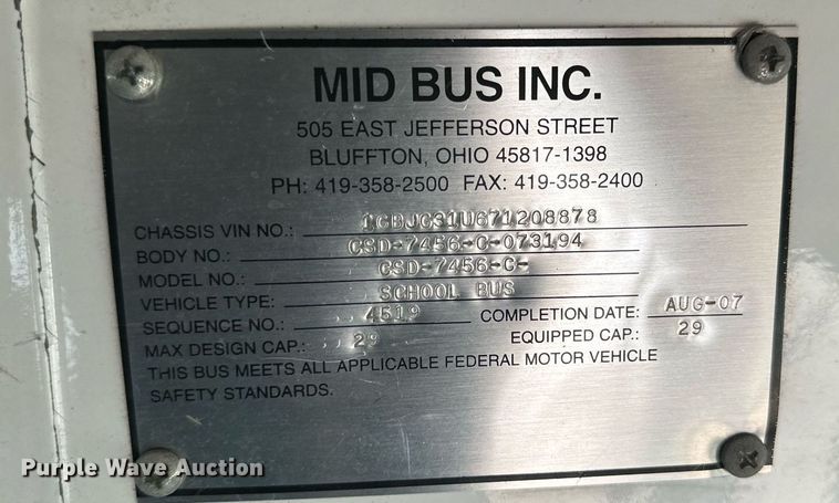 image for item DQ1522 2007 Chevrolet Express  shuttle bus