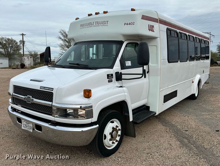 image for item DQ1524 2008 Chevrolet C5500  shuttle bus