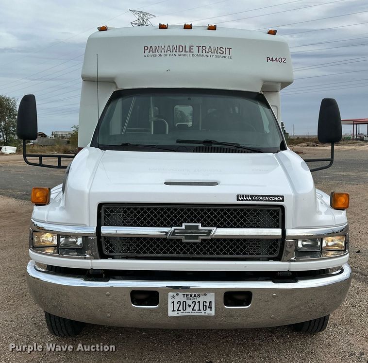 image for item DQ1524 2008 Chevrolet C5500  shuttle bus